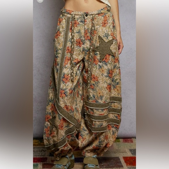 POL Pants - POL Floral Wide Leg Pants with Star Accent NWOT